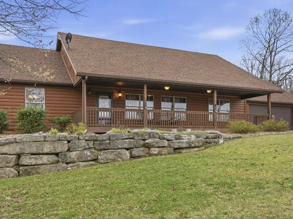 431 Pinewoods Village Drive, Hollister, MO 65672