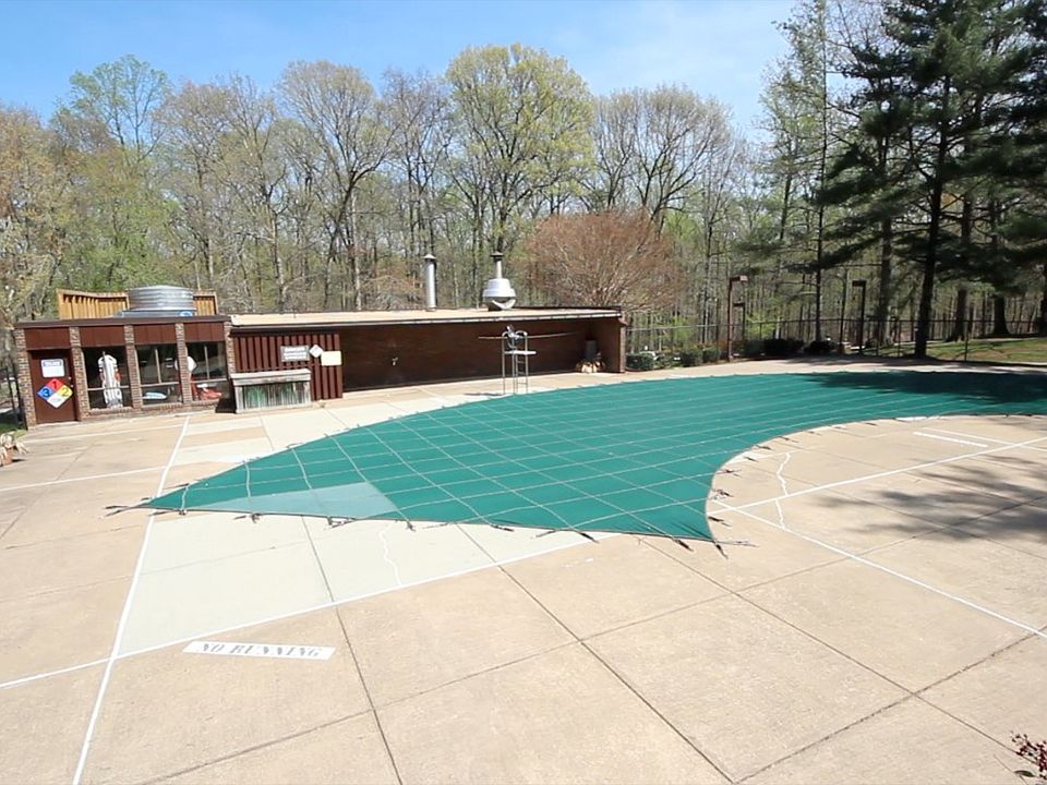 2nd image of 11204 Chestnut Grove Sq APT 306