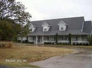 105 Crockett Dr, Lake Kiowa, TX 76240
