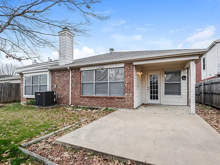833 Lariat Dr — Photo 16