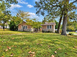 1008 S Crest Rd, Rossville, GA 30741