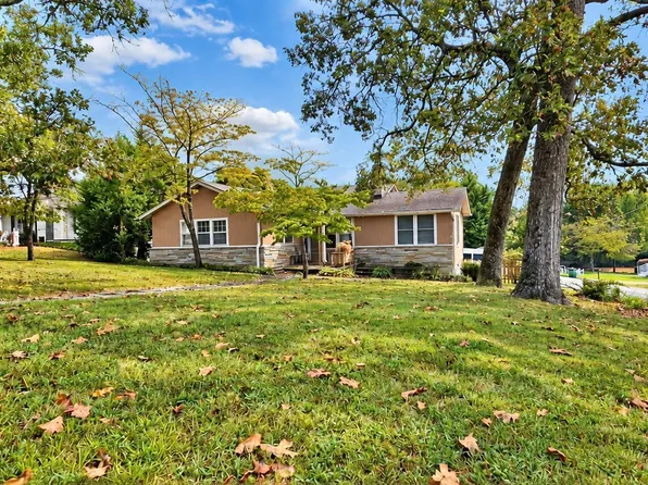 1008 S Crest Rd, Rossville, GA 30741