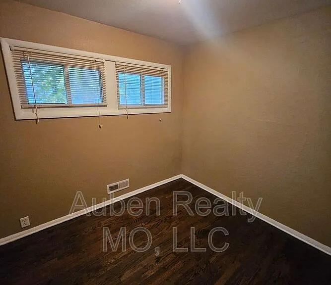 7400 E 109th St — Photo 7