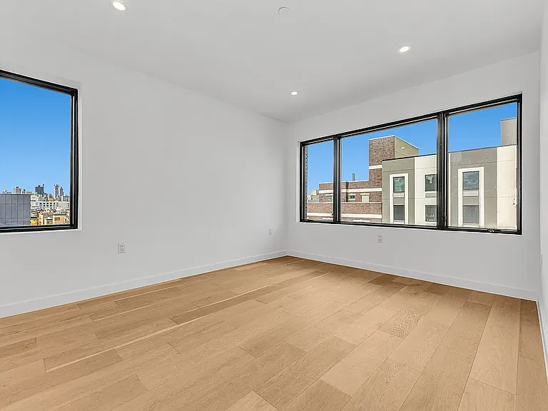 21-08 31st St #3F — Photo 10