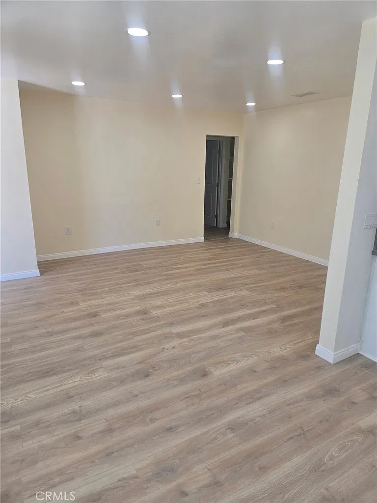 3 bed, 1112 sqft, $3,500 — Photo 3