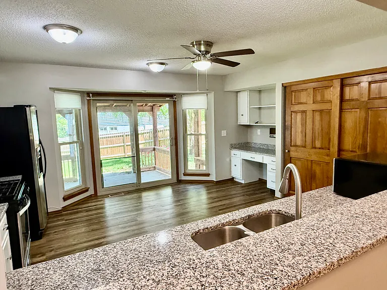 393 Misty Valley Dr — Photo 5