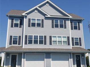 33 Stream View Dr, Cumberland, RI 02864