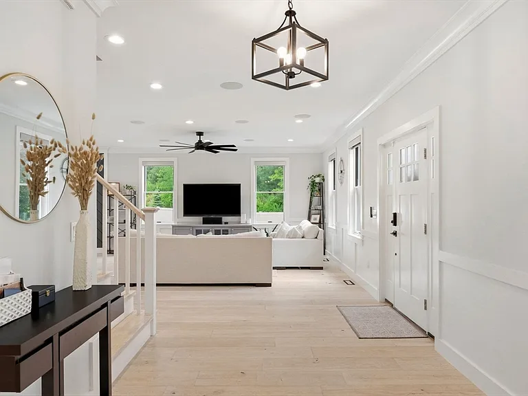 1 Lincoln Ct — Photo 5