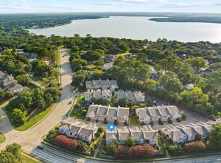 5843 Lake Point Dr, Arlington, TX 76016