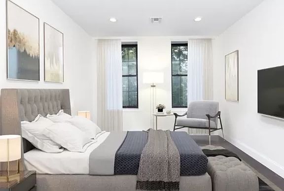 2nd image of 2271A Pacific St #1