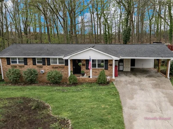 6376 S Skyline Dr, Douglasville, GA 30135