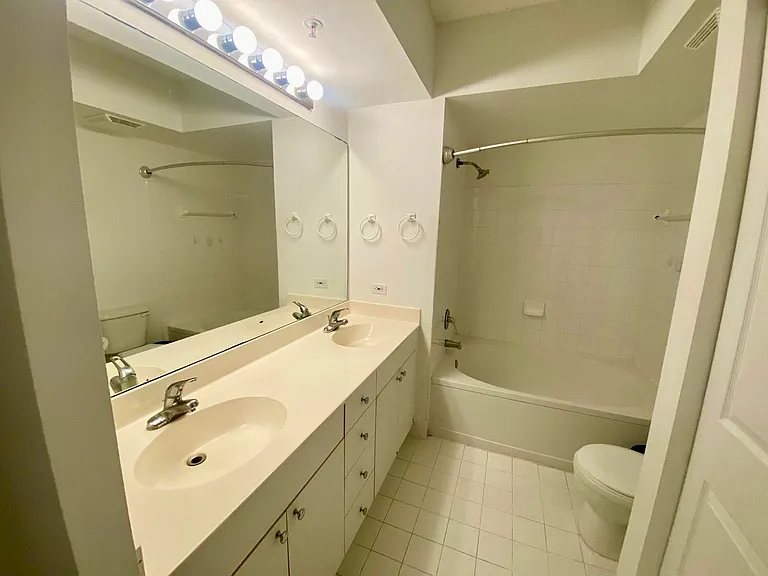 17100 N Bay Rd #1911 — Photo 11