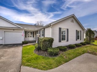82 Stepping Stone Ln, Orchard Park, NY 14127