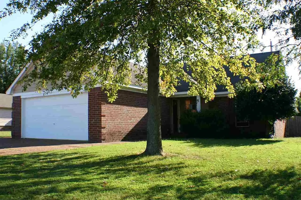 3 bed, 2.0 bath, 1181 sqft, $1,600 — Photo 1