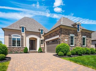 3288 Wolf Ridge Dr, Dublin, OH 43017