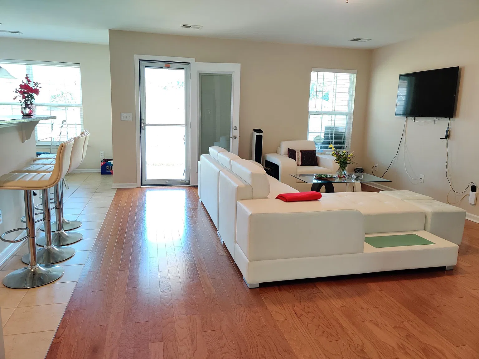 4 bed, 2203 sqft, $2,460 — Photo 4