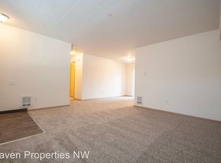 113 W Casino Rd #F, Everett, WA 98204