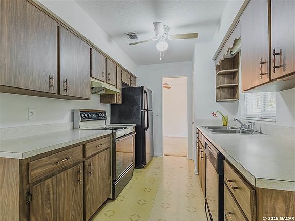 4th image of 3126 NW 45th Ave