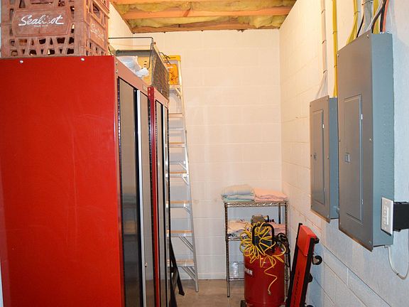 2nd image of 41 Abby Lynn Cir