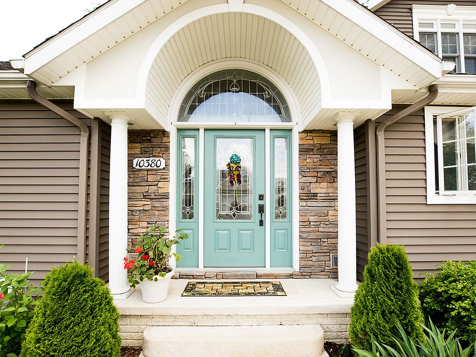 House priced below appraisal
