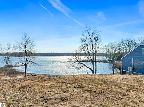 8355 W Sapphire Ave #107, Lake City, MI 49651
