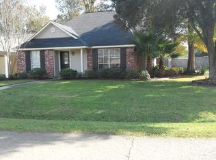 17512 Barrett Ln, Baton Rouge, LA 70817