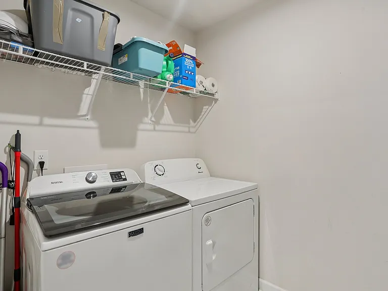 207 Mount Royal Ct — Photo 18