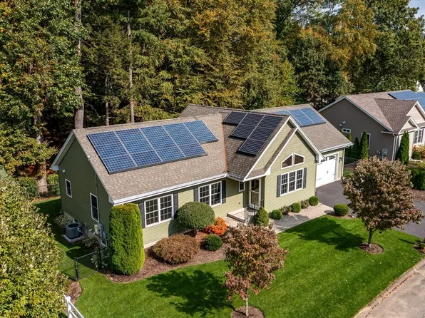 25 Paul St, Easthampton, MA 01027