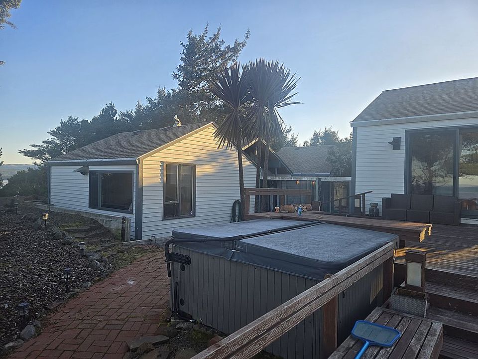 1st image of 10 Colwell Ln