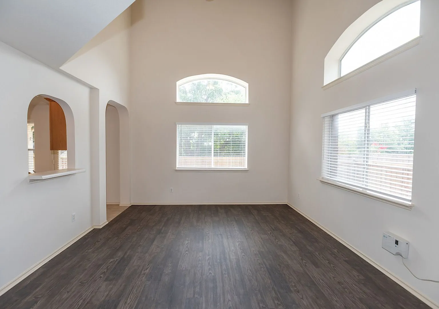 Spacious Two Story Three Bedroom Home in South Austin — Photo 3