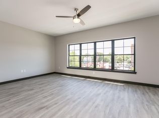 1420 1st Ave NE #206, Cedar Rapids, IA 52402