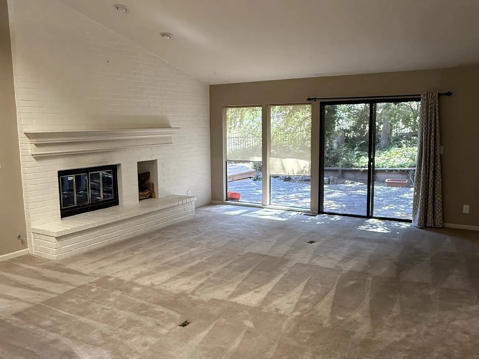 4 bed, 2.5 bath, 2915 sqft, $5,200 — Photo 3
