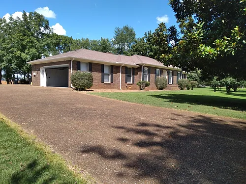 1714 Avon Rd Photo 1