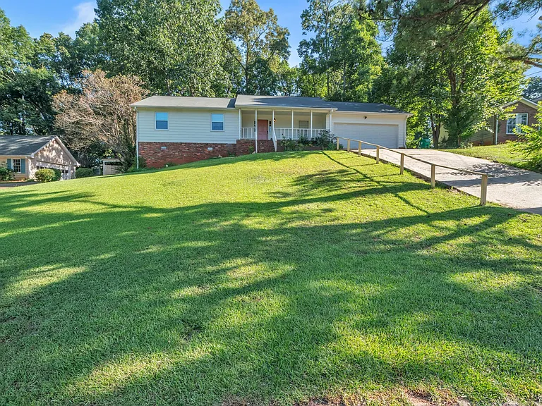 4819 Bexley Dr — Photo 2