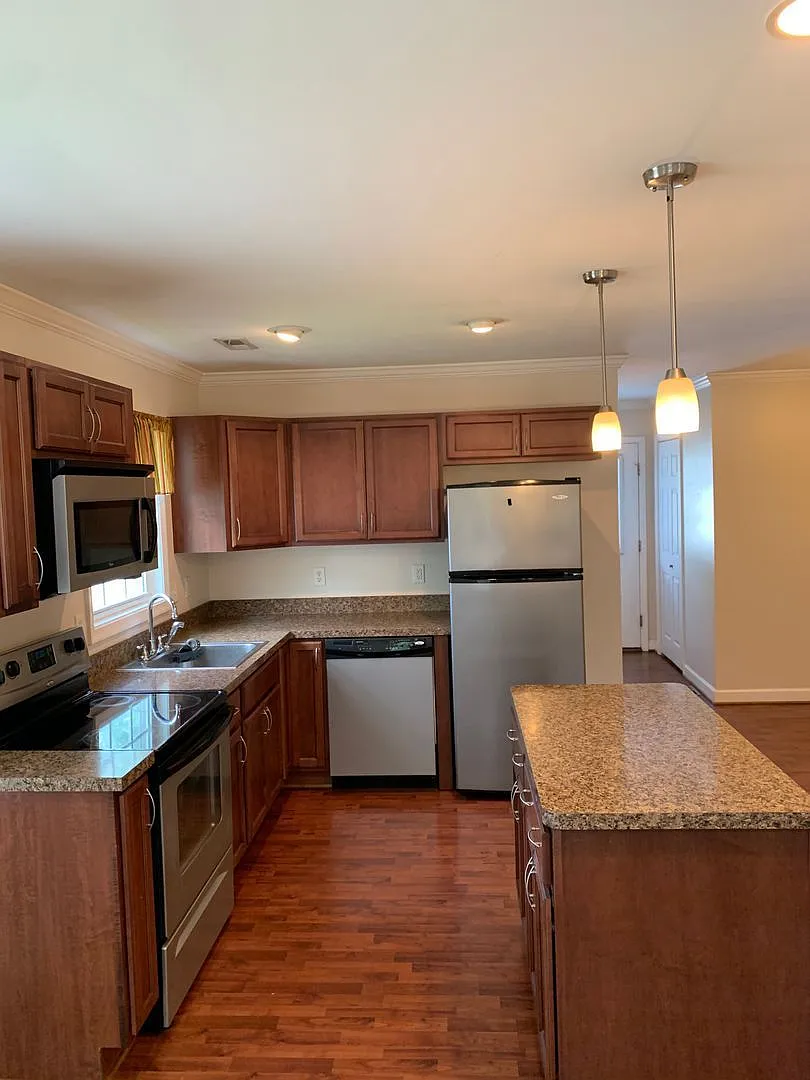 2 bed, 2.0 bath, 1152 sqft, $1,890 — Photo 4