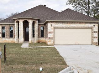 827 Bayport Dr, Lancaster, TX 75134