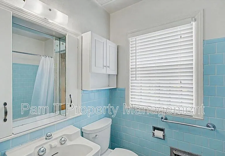 736 E 45th St #1 — Photo 13