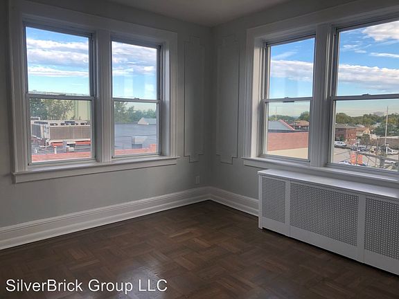 4th image of 430 Anderson Ave APT 17