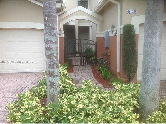 2nd image of 4020 Peppertree Dr #4020