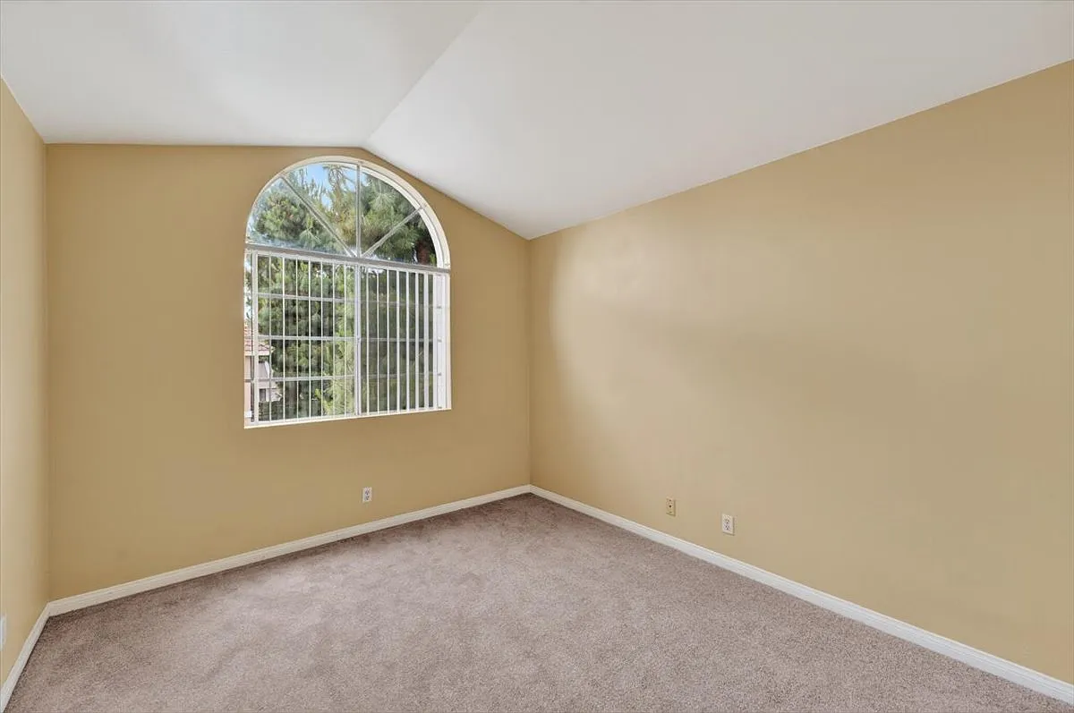 Building Photo - 1216 N Sunflower Ave #A