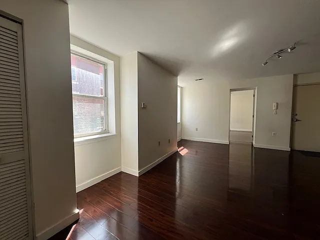 222 N 9th St #2F — Photo 4
