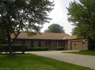 24707 Westwood Rd, Westlake, OH