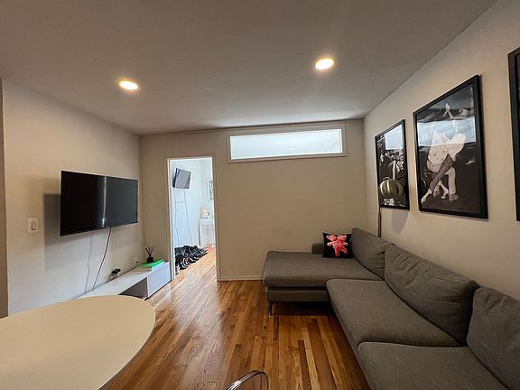 2nd image of 284 Mott St Ph P