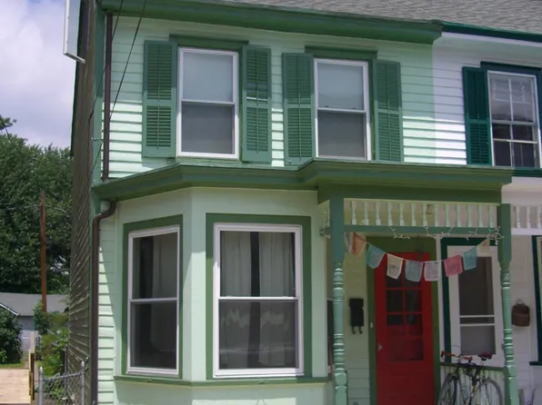 58 Buttonwood St, Lambertville, NJ 08530