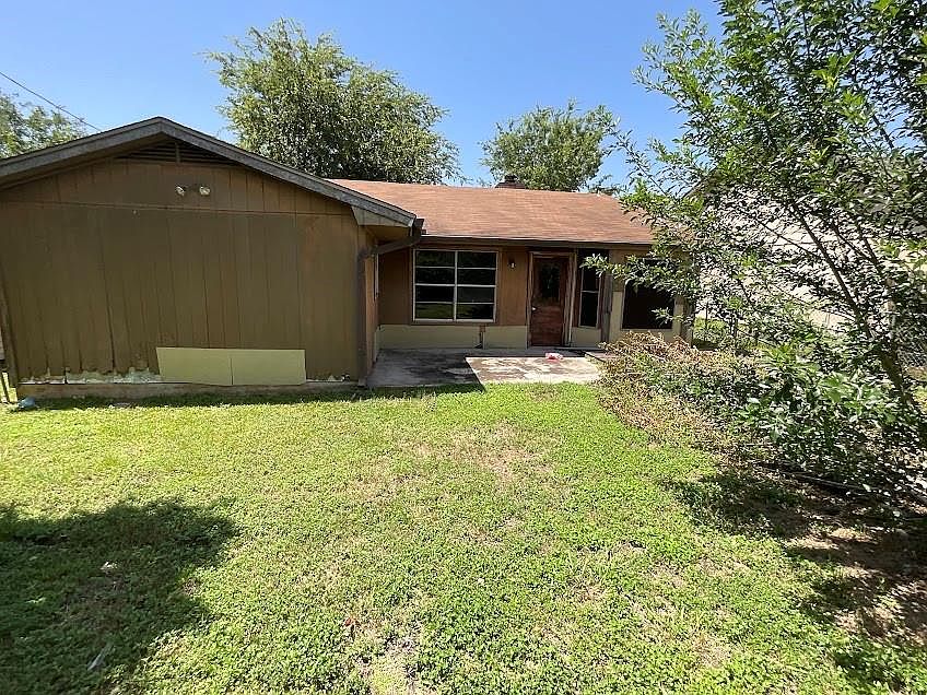 1st image of 2101 Corona Dr