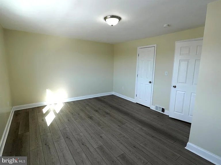3745 Schleicher Ave — Photo 10
