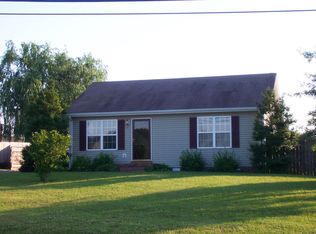 1245 S Russell St #A, Portland, TN 37148