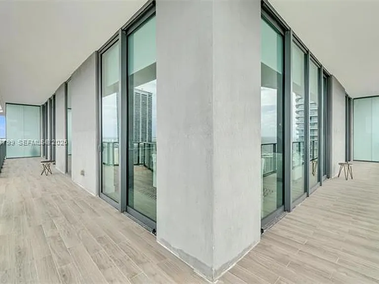 1300 S Miami Avenue Rd #Penthouse 5110 — Photo 28