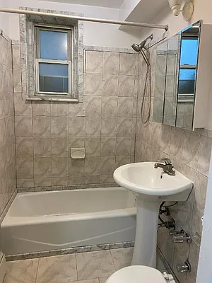 Rented by Metropolitan Property Group | media 13