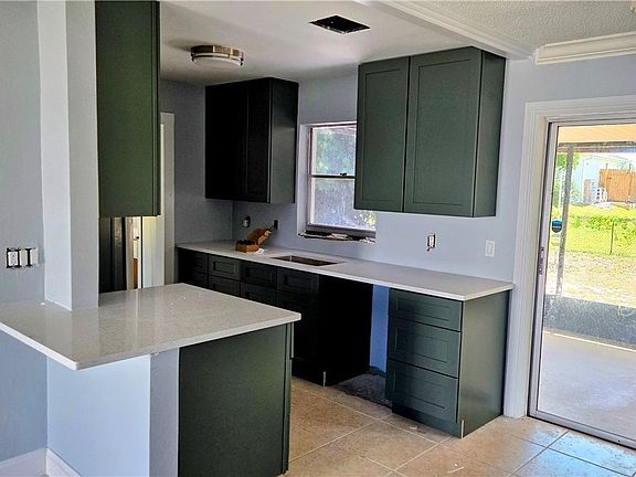 4th image of 18448 Iris Rd